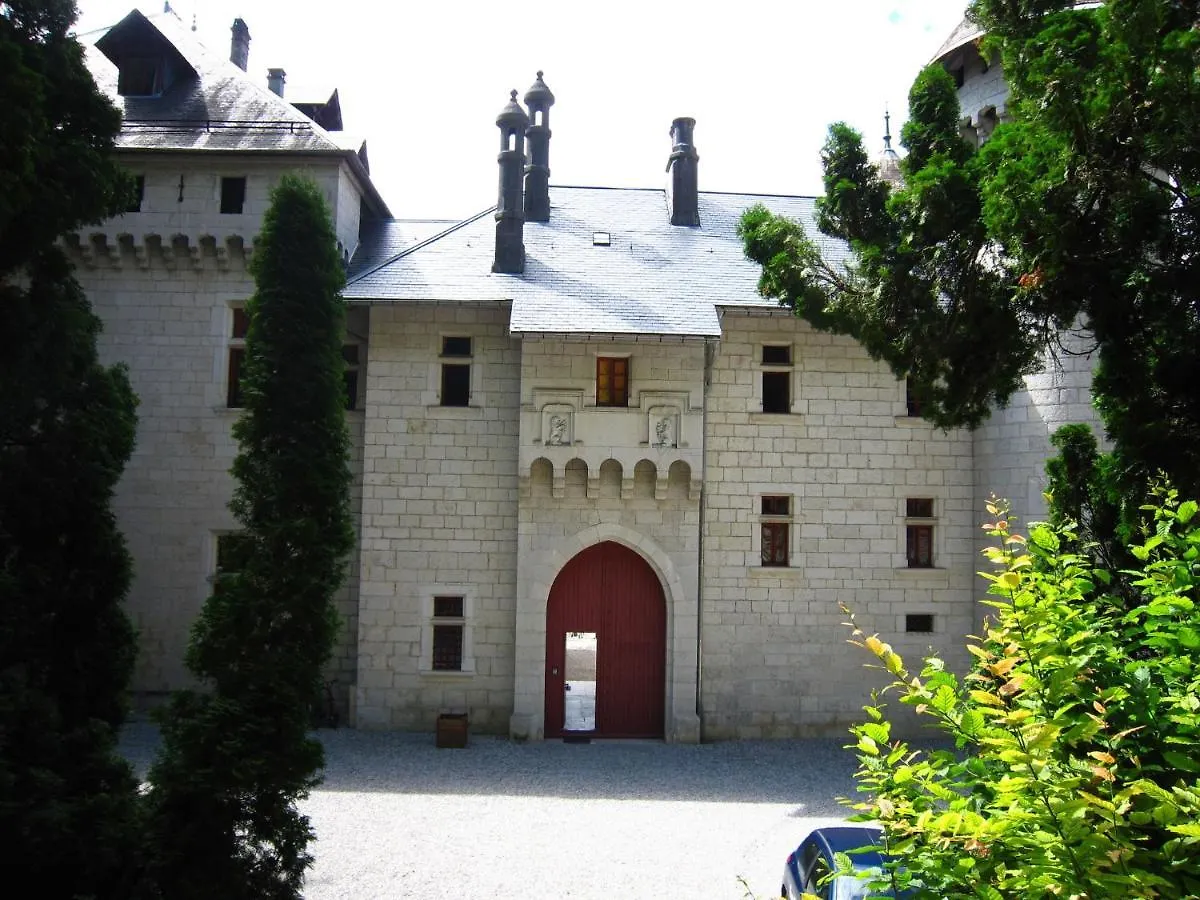 Holiday home Castle With Pool In Serri Res En Chautagne France